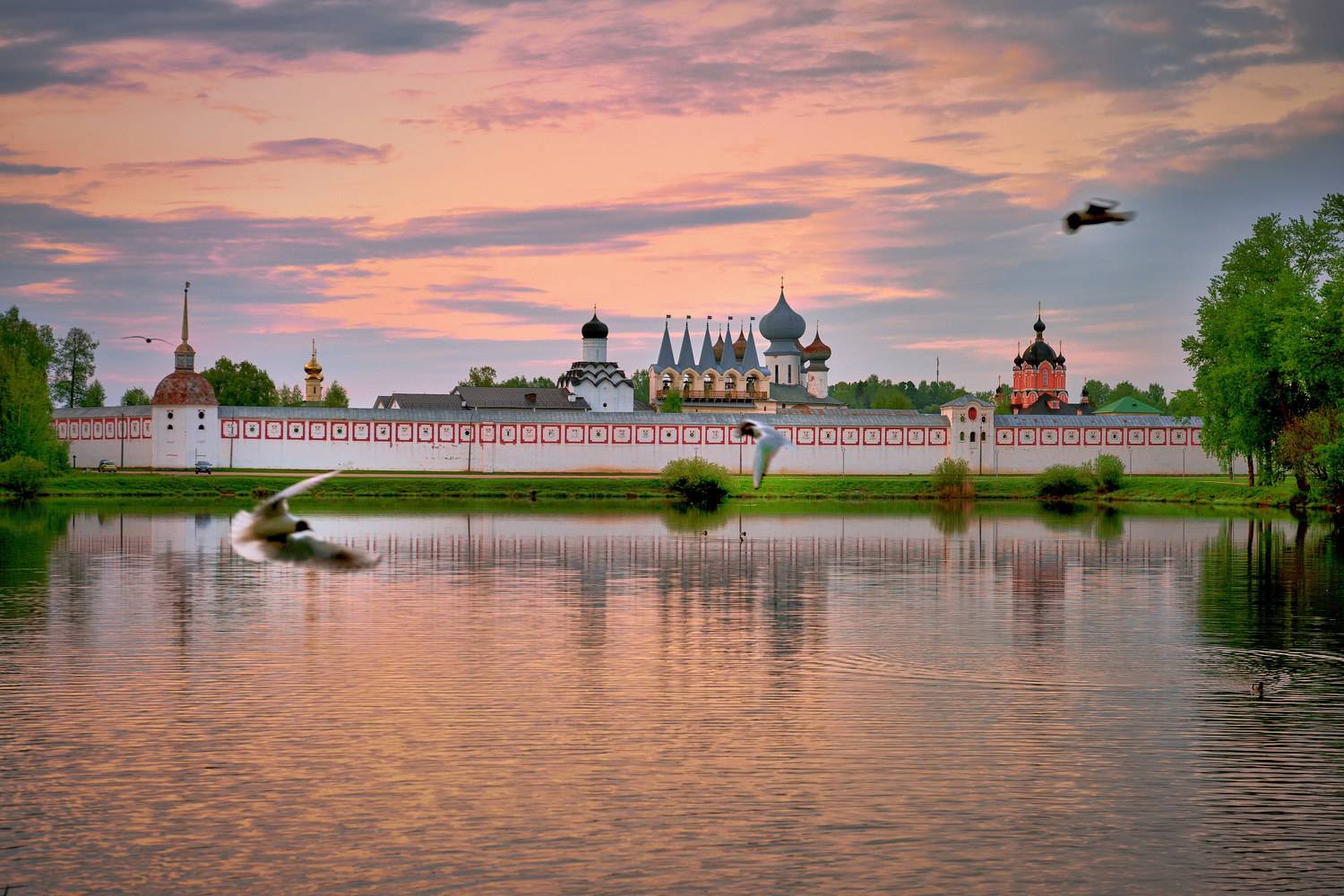 тихвин, монастырь, купола, вечер, закат, пруд таборы, пруд, озеро,, Байдуков Александр