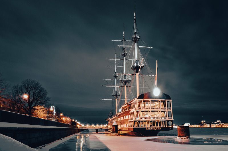 санкт-петербург, набережная, парусник, ресторан, нева, зимняя набережная, огни, ночь в городе, Благодать фото превью