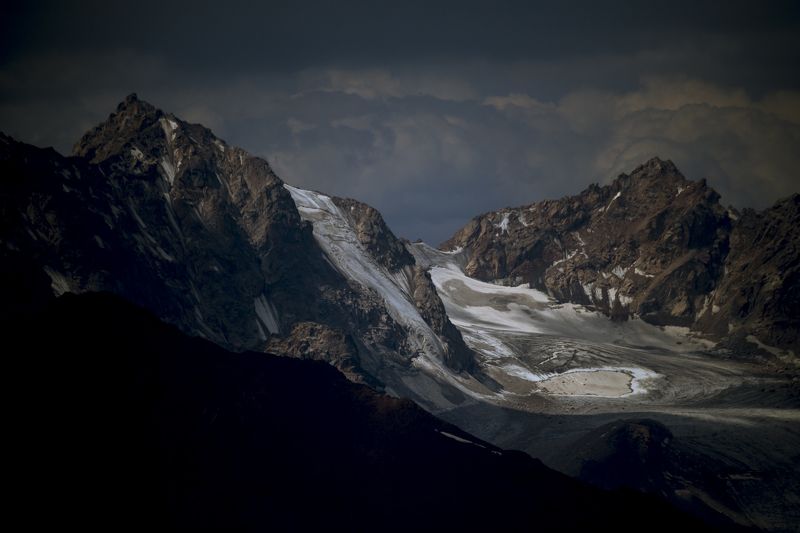казахстан, тянь-шань, заилийский алатау, горы, ледники, озёра, морены, морена, ледниковое озеро, ледник, григорий беденко, grigoriy bedenko, Северный Тянь-Шань в июле фото превью