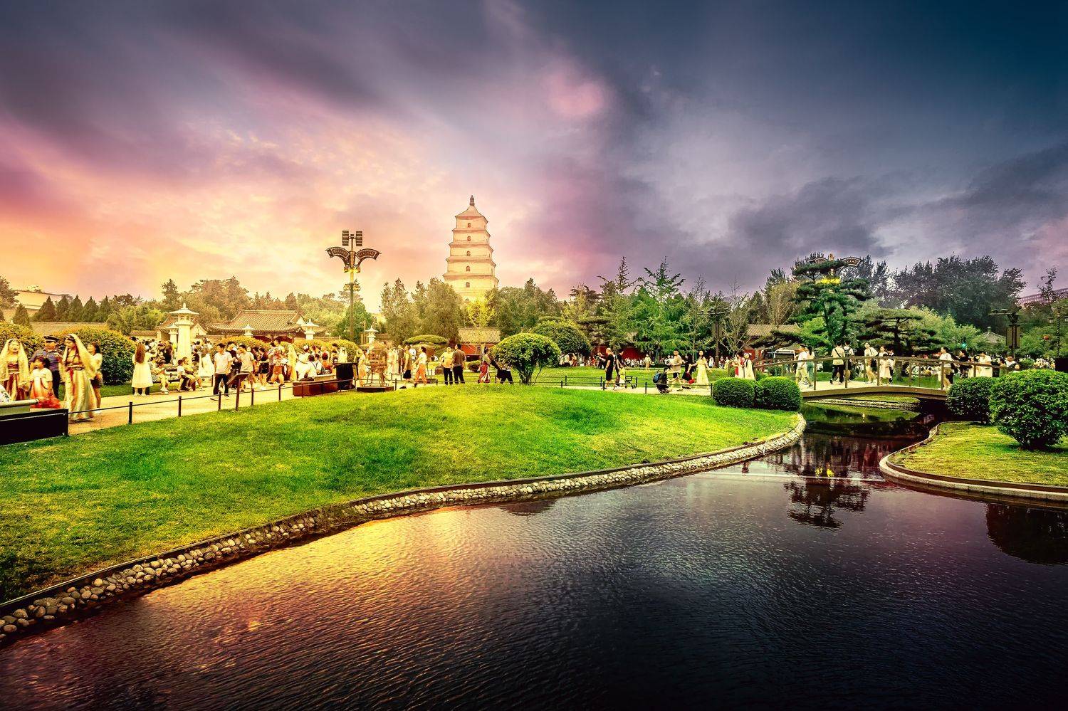 慈恩寺晚霞, 吴 微雨墨烟鸿