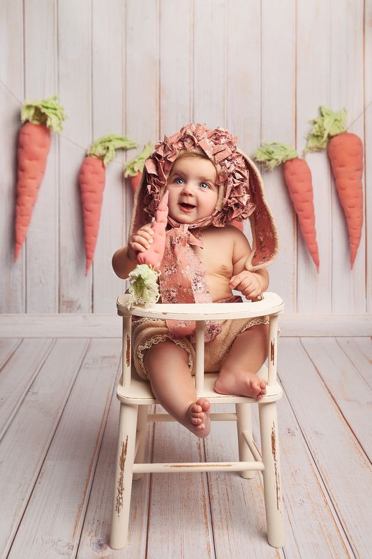 familyphoto, love, baby, family, babyphoto, children, childrenphoto, childrenphotography, зайка, малышка, детский портрет, детское фото, детская съёмка, портрет, ребёнок, пасха, девочка, морковка, дитя, ситтер, студийный портрет  фото превью