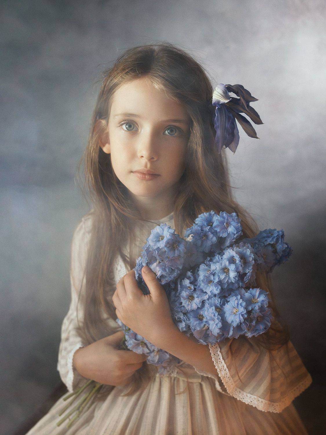 портрет, цвет, девочка, ангел, цветы, нежный взгляд, длинные волосы, красавица, малышка,студия, Ведмеденко Оксана