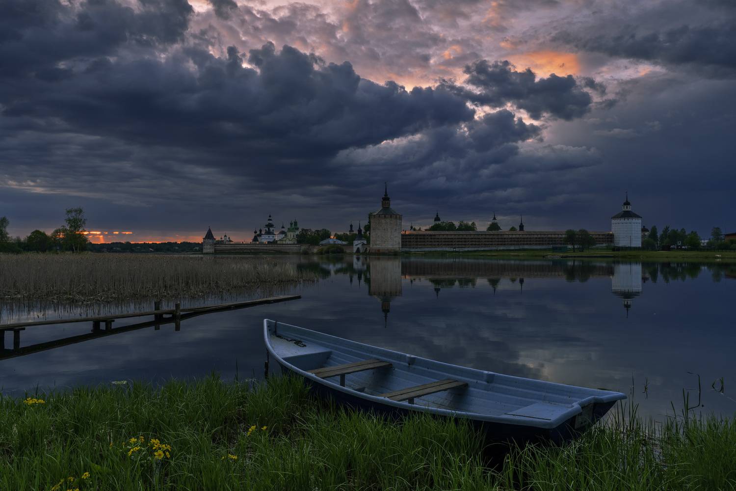 кирилло-белозерский монастырь, кириллов, май, вечер, Зверев Олег