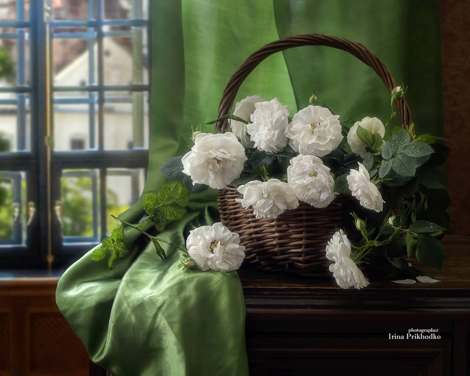 натюрморт, цветы, розы, корзина цветов, Приходько Ирина