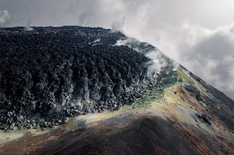 камчатка, вулкан, авача, авачинский вулкан, вулканы камчатки, аэросъемка, totonodrone, kamchatka Кратер Авачинского вулкана. Камчатка. фото превью