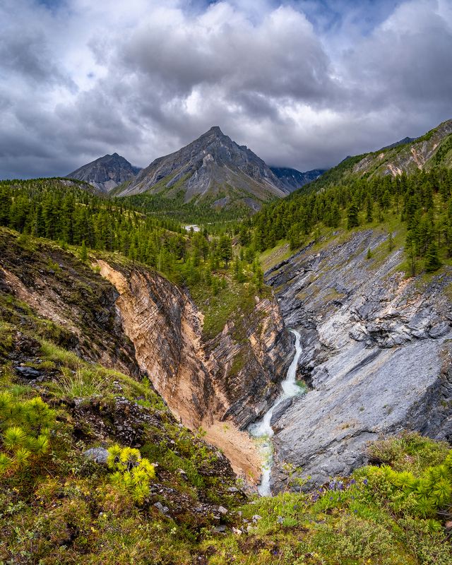 Водопад в каньоне реки Архат фото превью