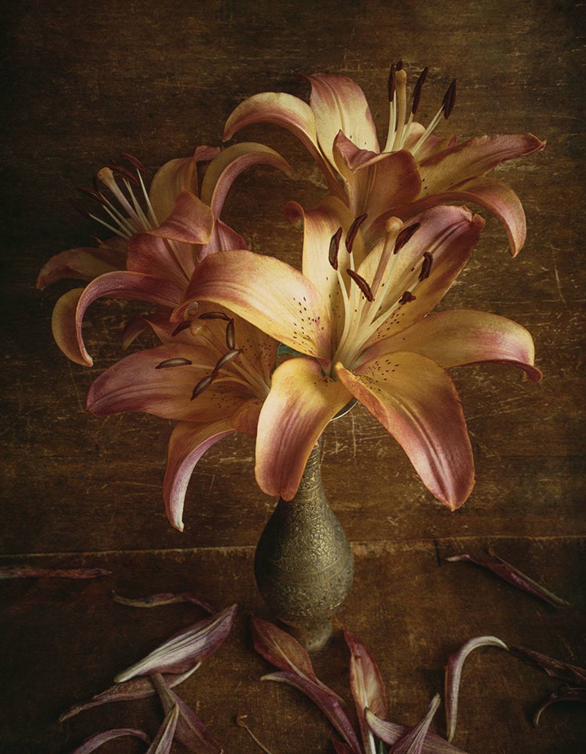 лилии, лилия, цветок, букет, цветение, ваза, дерево, текстура, Игорь Токарев
