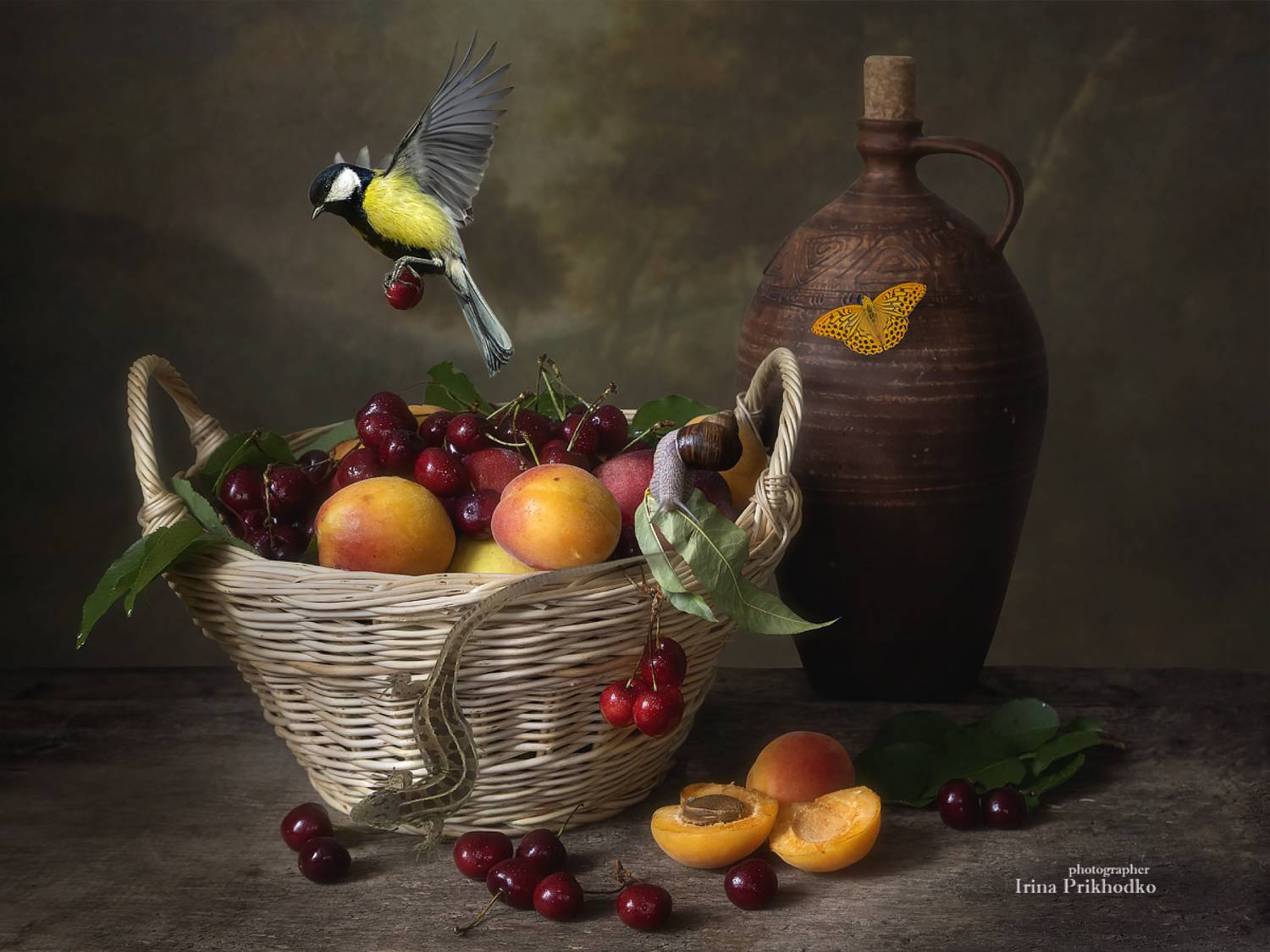 натюрморт, природа, фрукты, лето, синица, бабочка, ящерица, Приходько Ирина