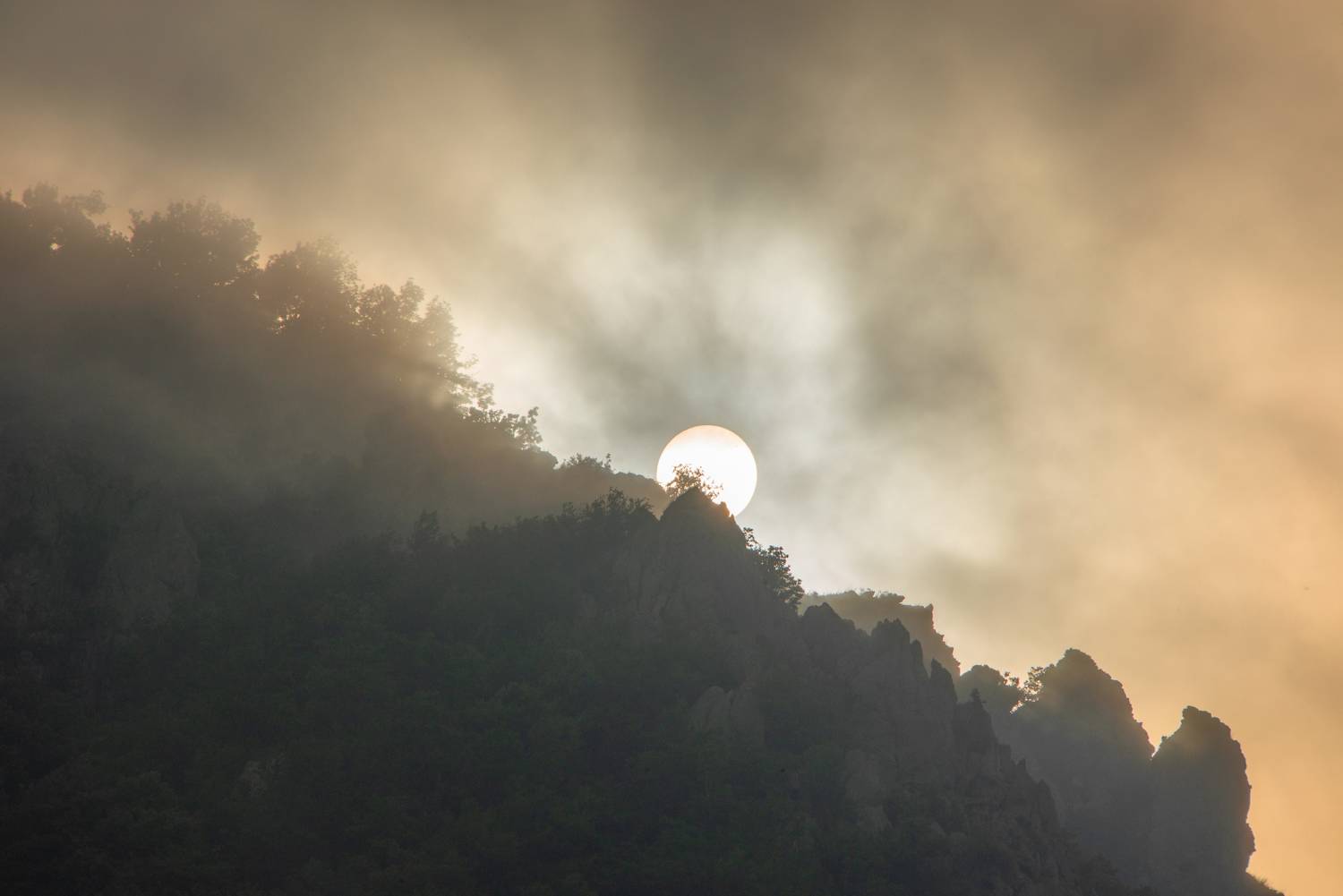 солнце,облака,скалы, Елена Брежицкая