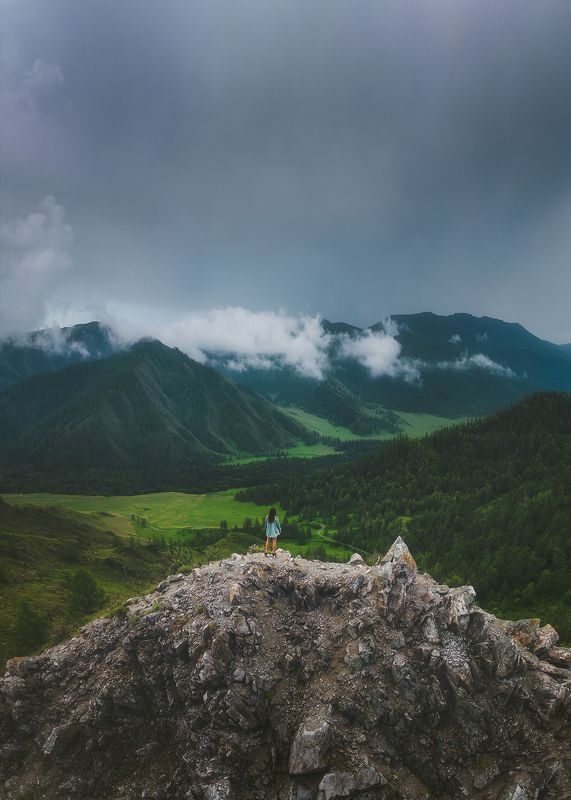 Одиночество в горах  фото превью