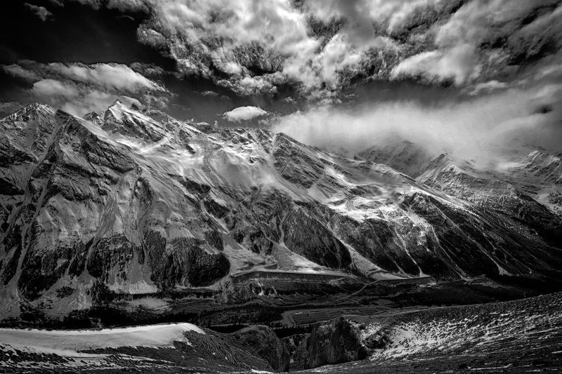 Кавказ в облаках фото превью