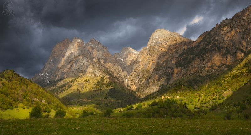 ингушетия, заповедник эрзи, башенные комплексы, весна, фототур в ингушетию, горы, цей-лоам, гайкомд Предчувствие грозы фото превью