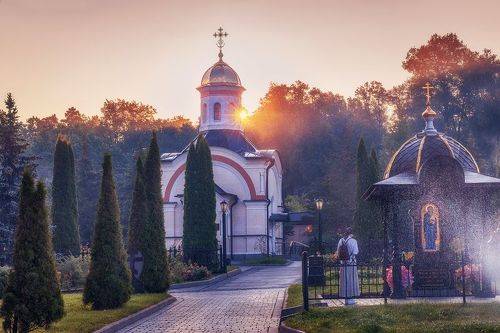 Утро в Оптиной Пустыни