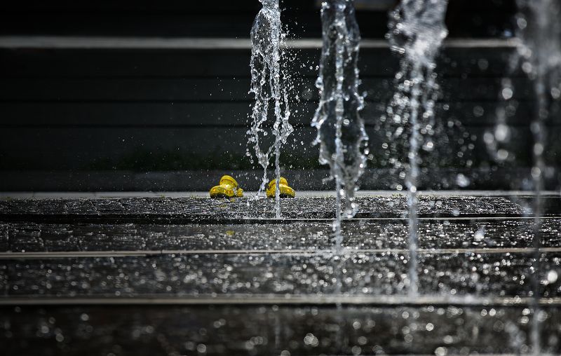 лето, дети у воды, фонтаны, фонтанное настроение, стрит фото Фонтанное настроение фото превью