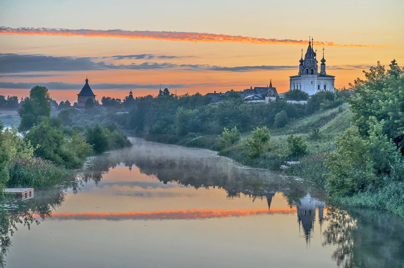 Раннее утро у воды фото превью