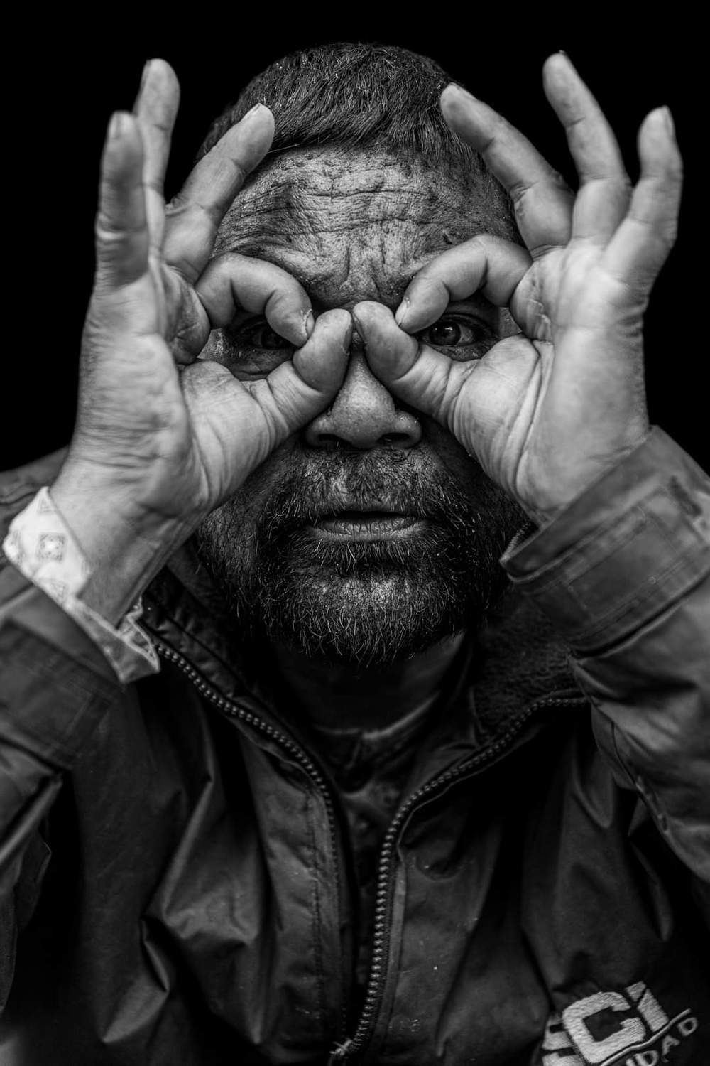 portrait, portraits, male portrait, retrato, retratos, bastian cifuentes araya, periodistafurioso, black and white, black & white, blanco y negro, human, homeless, situacion de calle, in-visibles, invisibles,, Basti&aacute;n Cifuentes Araya