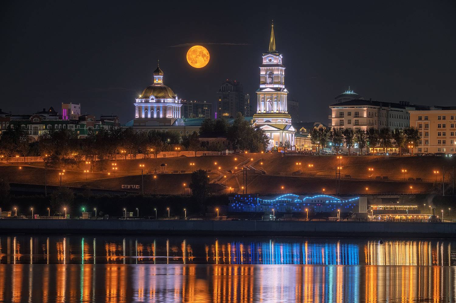 пермь, пермский край, ночь, луна, город, ночной город, городской пейзаж, луна, полнолуние, луна над городом, Кирилл Кузнецов