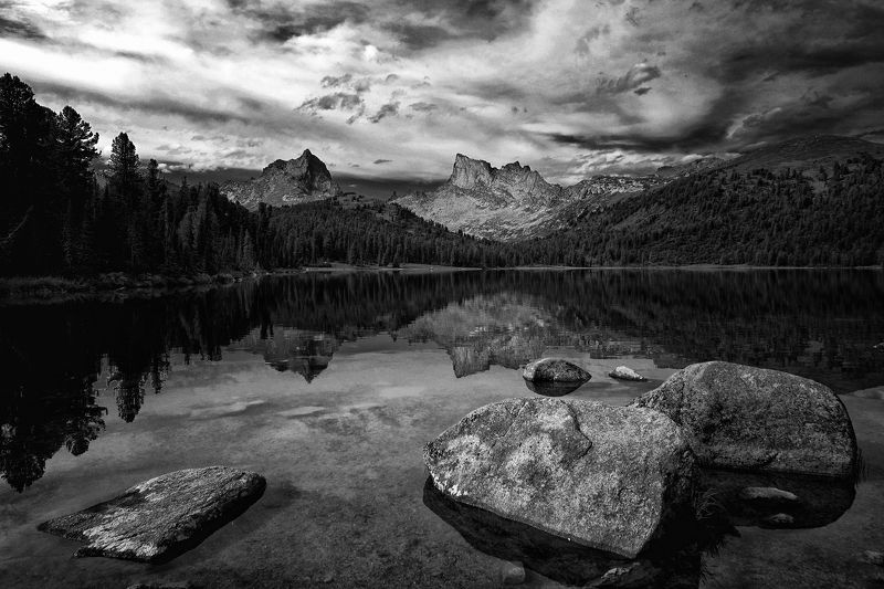 саяны горы вечер озеро светлое Вечер у озера фото превью