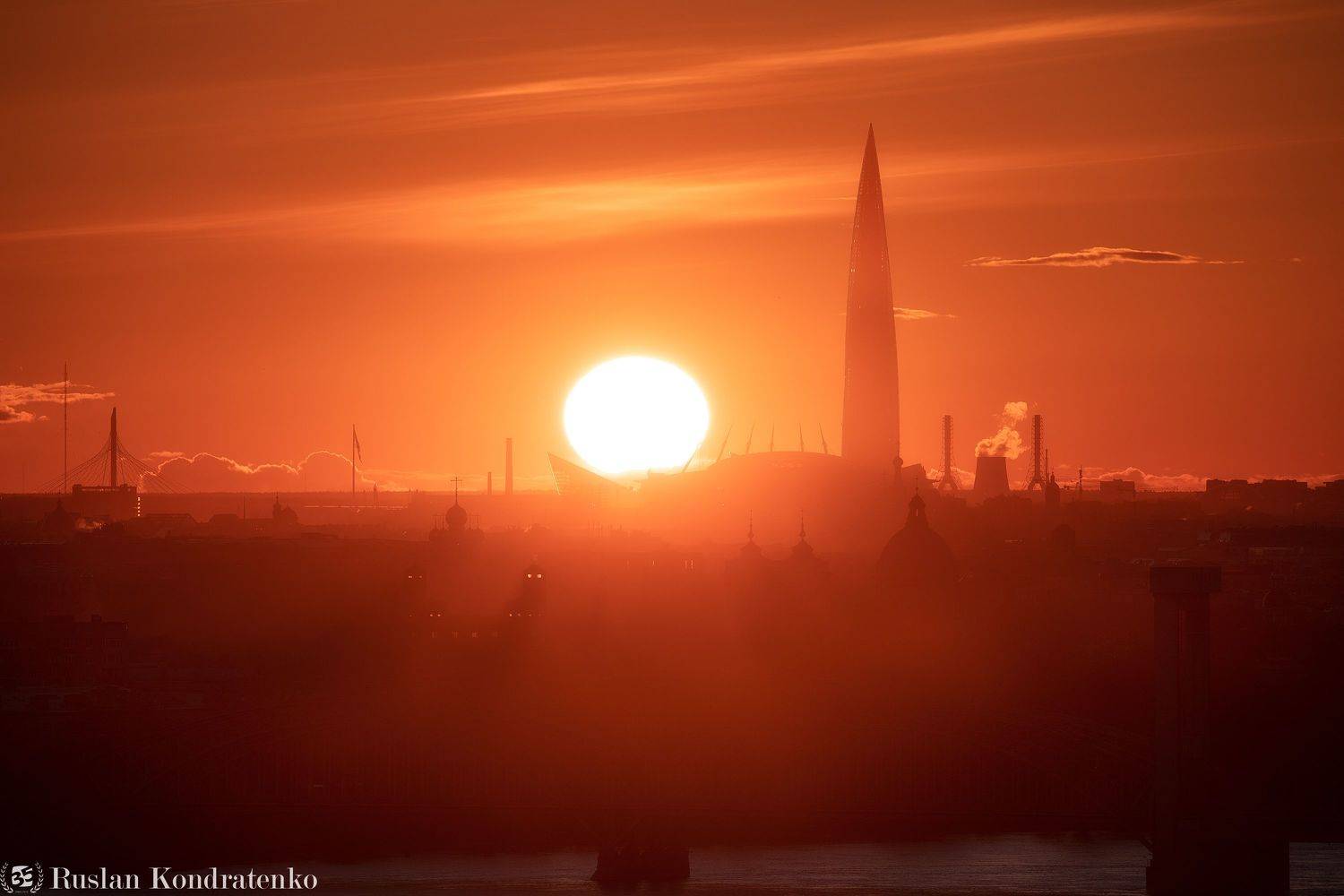 санкт-петербург, закат, лахта-центр, лахта, небоскреб, прострел, мост, финляндский железнодорожный мост, лавра, александро-невская лавра, Кондратенко Руслан