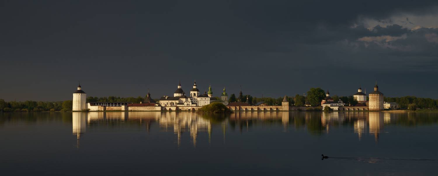 кирилло-белозерский монастырь, кириллов, май, вечер, уточка, туча, Зверев Олег