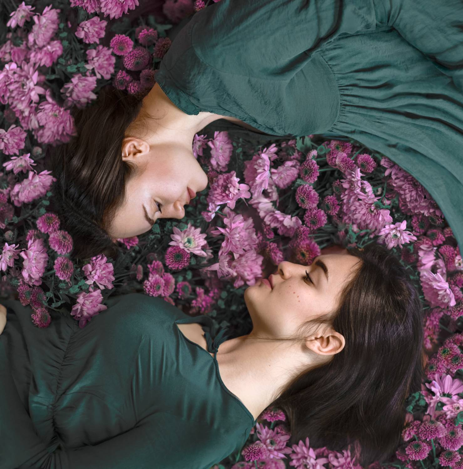 Близнецы, инь янь, цветы, Natalie Seitner