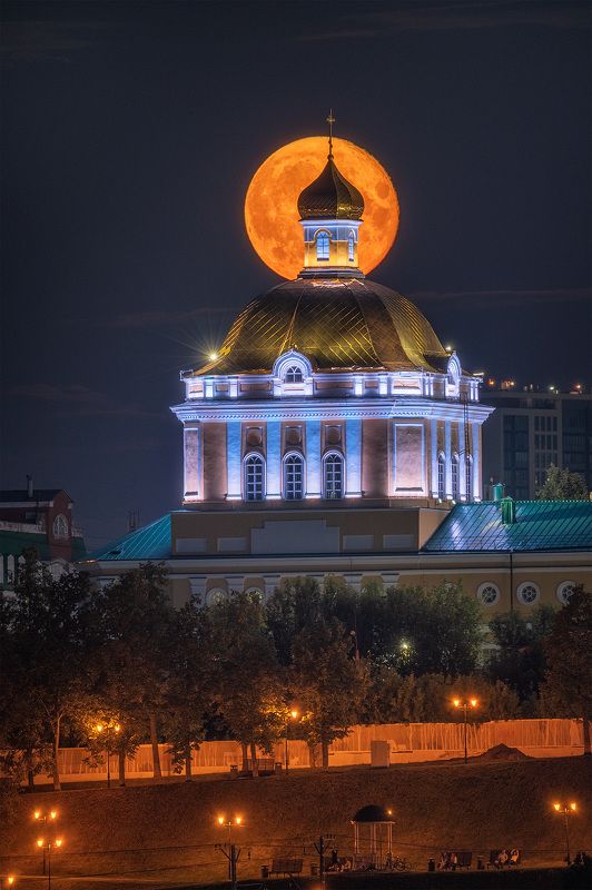 Полнолуние над Пермью фото превью