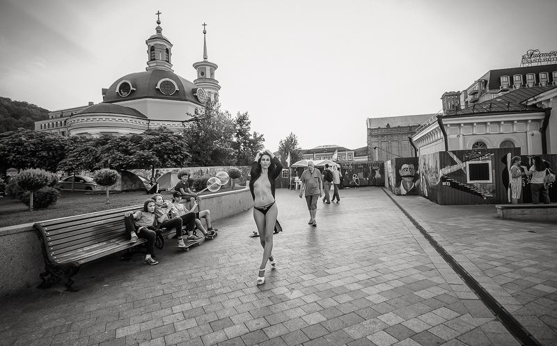 Attraction near the river station фото превью