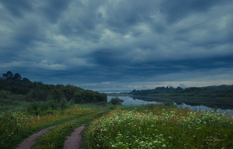 унжа,кологрив, пейзаж, костромская область, костромскаяобласть, река, берег, вечер, небо, темнота, поздний вечер, мост, лес После заката. Унжа фото превью
