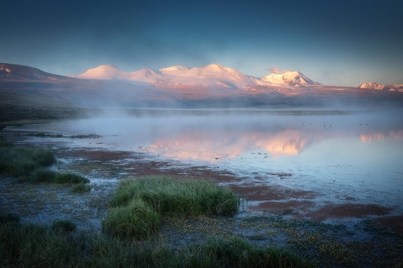 алтай, горный алтай, республика алтай, горы, лето в горах, горное озеро, плато укок, укок, плоскогорье укок, табын-богдо-ола, горный массив, кош-агачский район, рассвет в горах, оопт, зона покоя укок Легкое касание Укока фото превью