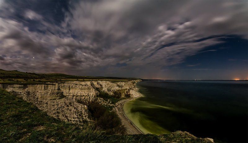 берег, весна, волга, небо, ночь, облака, панорама, пейзаж, природа, река Лунной ночью фото превью