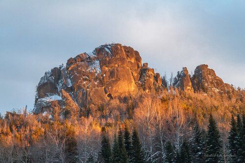Вновь закат разметался пожаром...