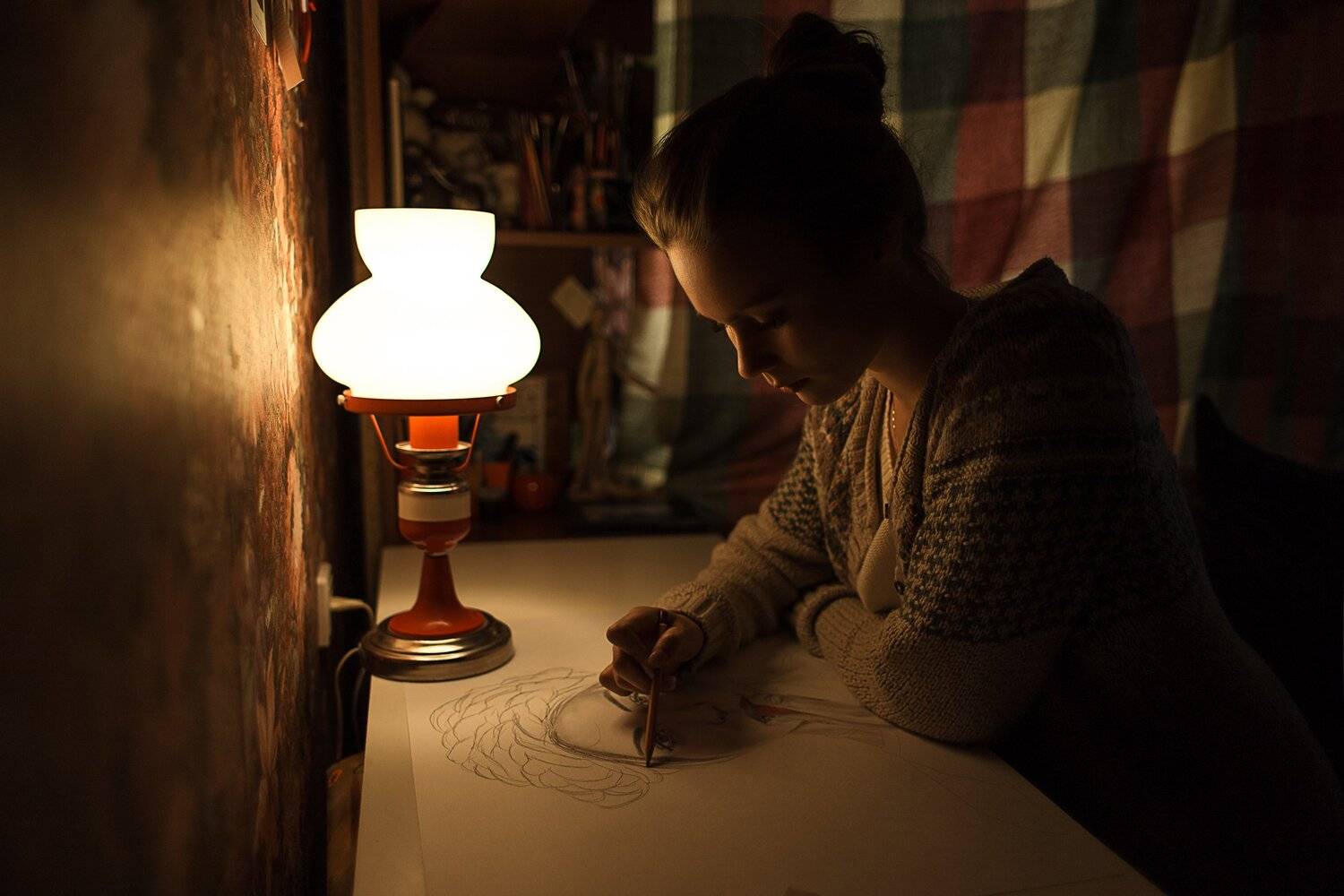 light, girl, night, свет, девушка, рисует, цвет, Блохин Антон