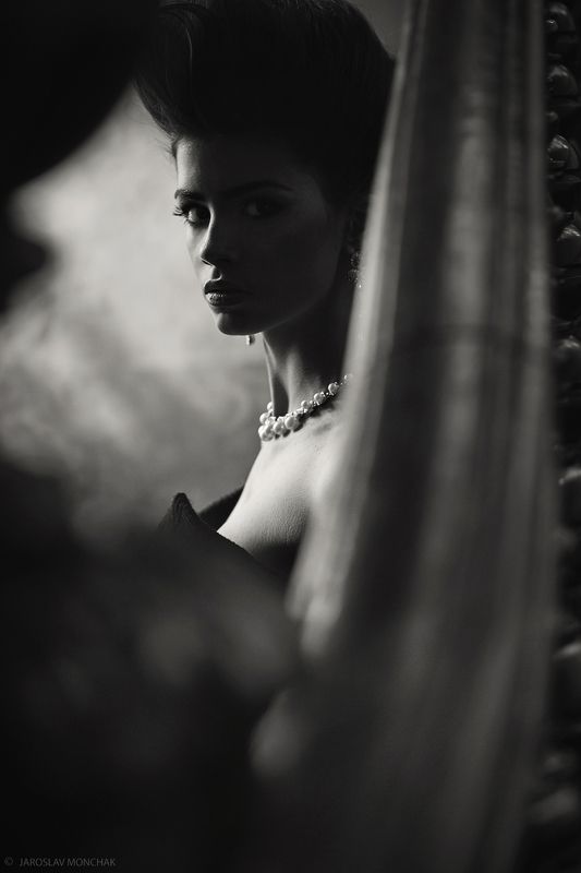 Lady in black фото превью