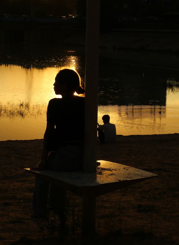 Стритфото, Шаварёв, У золотого пруда фото превью