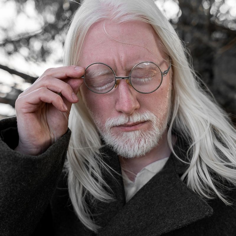 фото, портрет, мужчина, тишина, приключение, пасмурный, серый, опасность, темный Путник фото превью