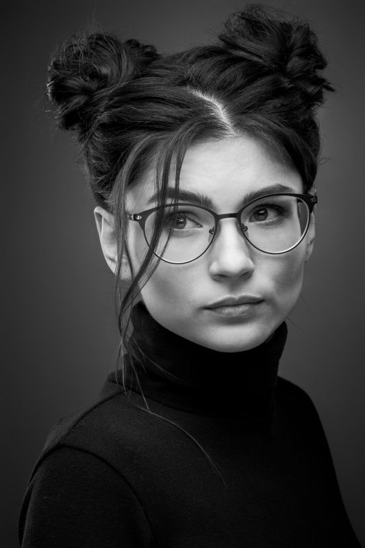 девушка, портрет, глаза, взгляд, чб  фото превью