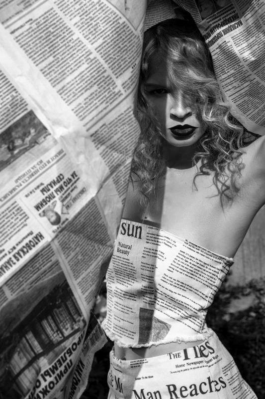 Paper boat фото превью