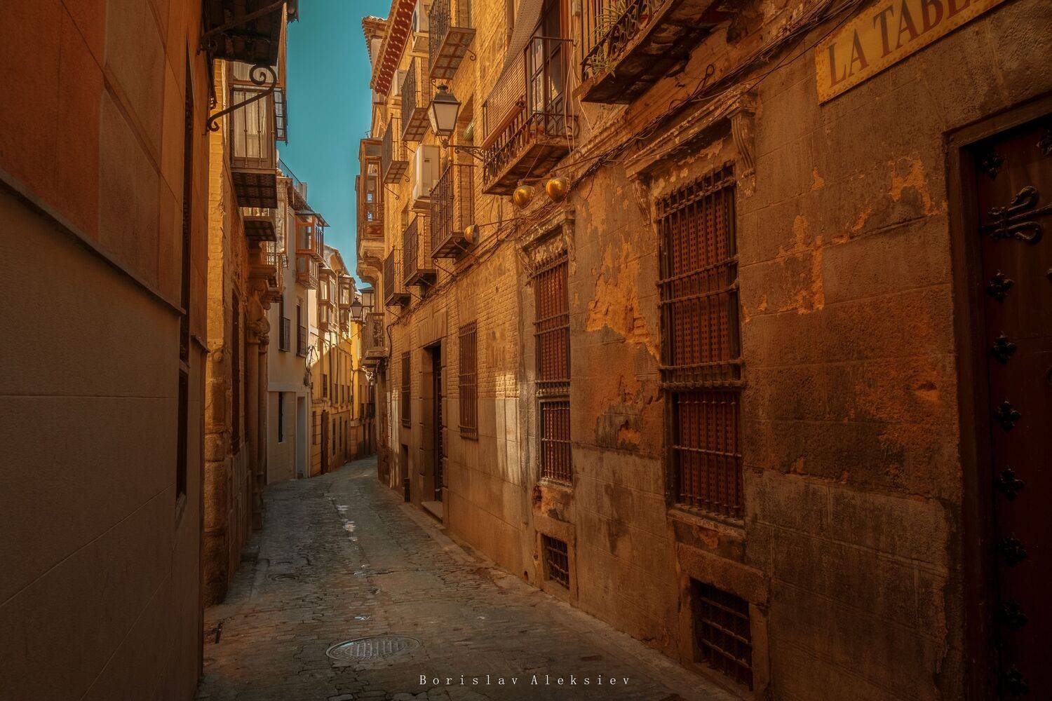 toledo,spain,travel,exterior,light,dark,orange,blue,sky,street,stone,house,old,, Борислав Алексиев