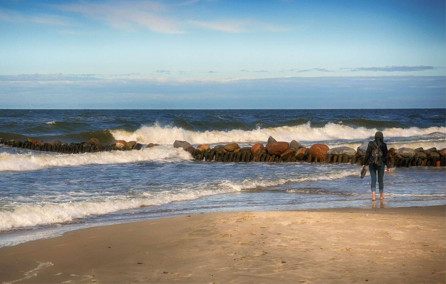 волны девушка камни, Вера Петри