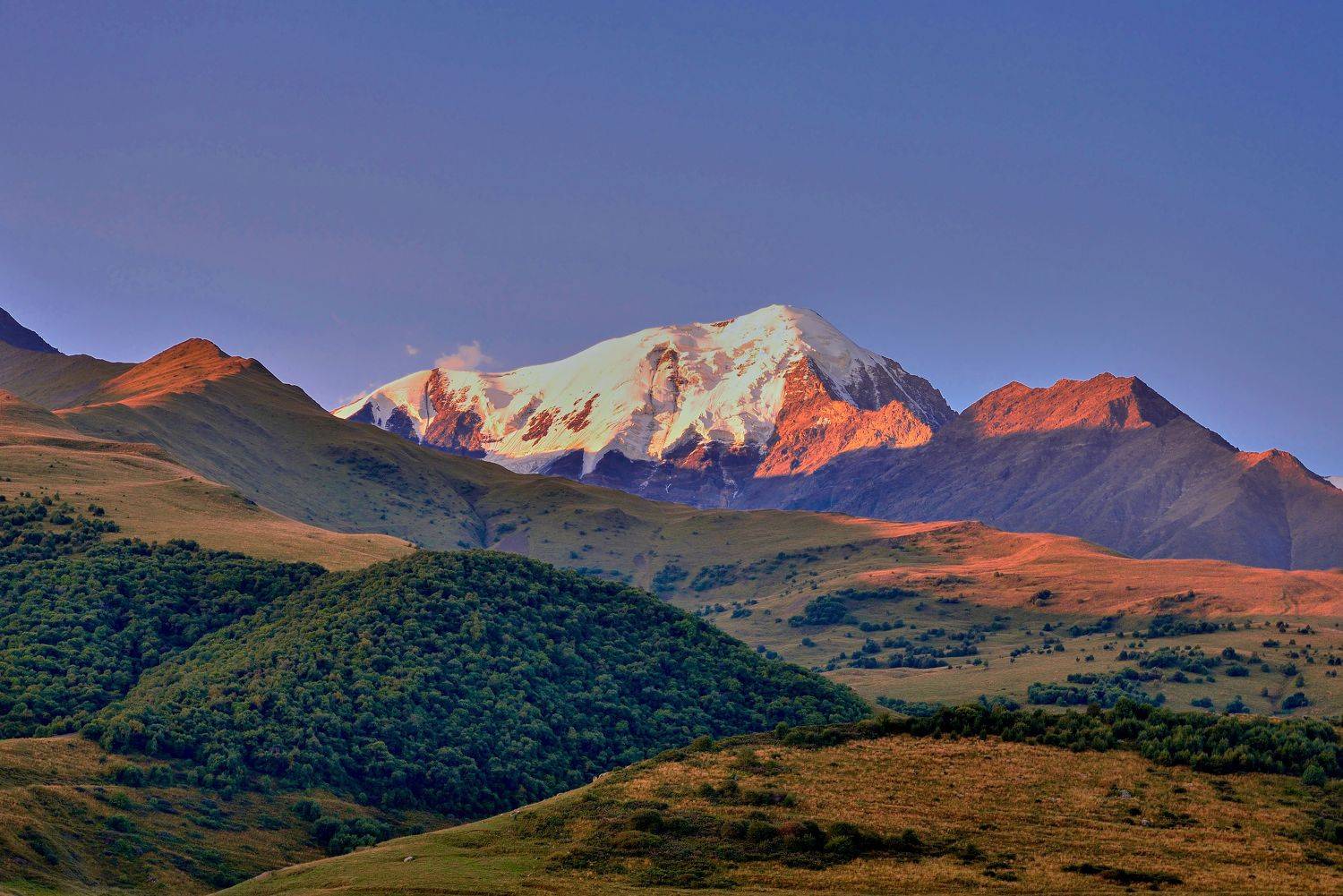 осетия, даргавс, утро, горы, рассвет, снежная вершина, склон,, Байдуков Александр