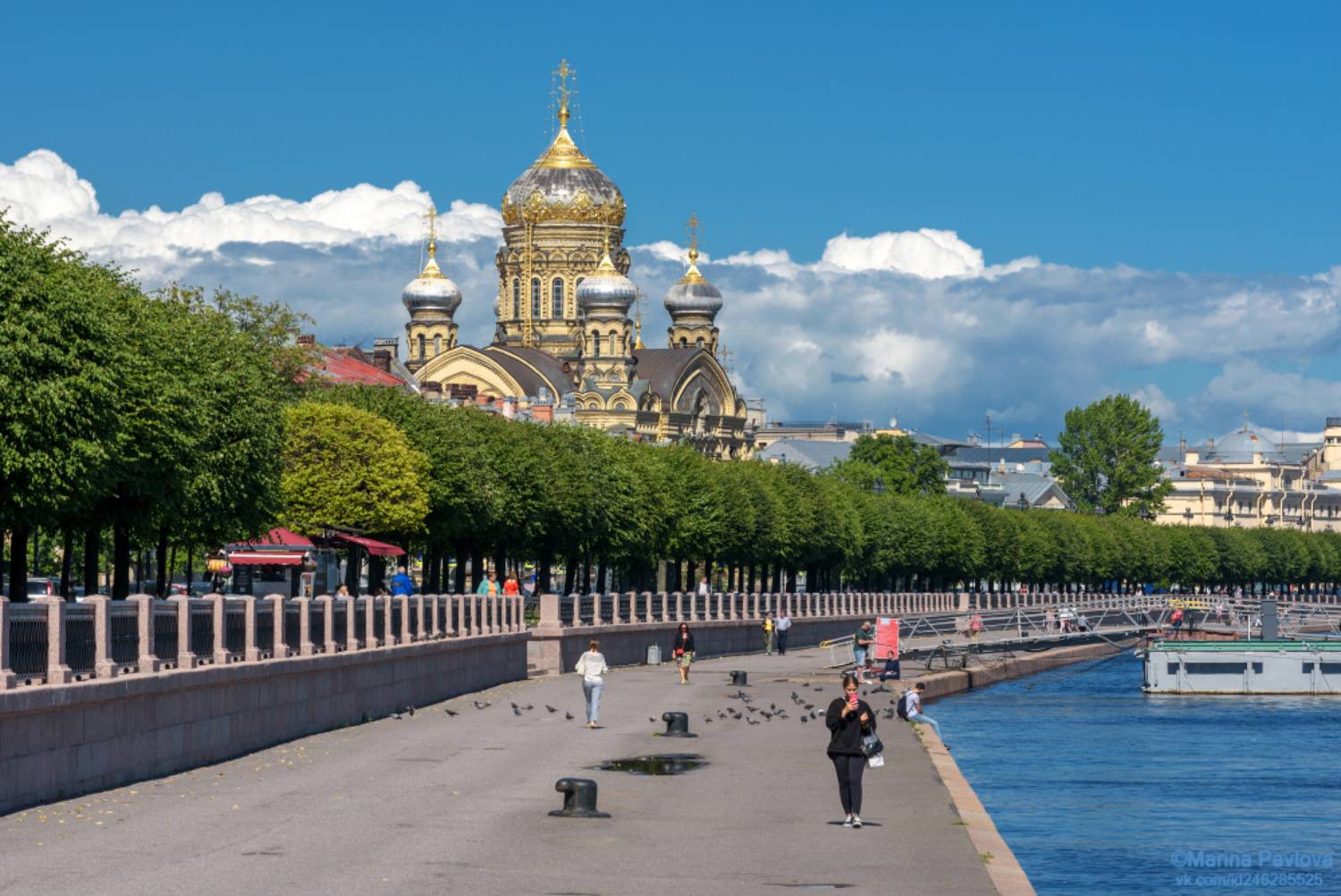 город, архитектура, санкт-петербург, храм успения пресвятой богородицы, набережная лейтенанта шмидта, река нева, православный праздник преображение господне, яблочный спаспраздник, Павлова Марина