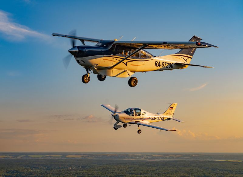 пара на закате фото превью