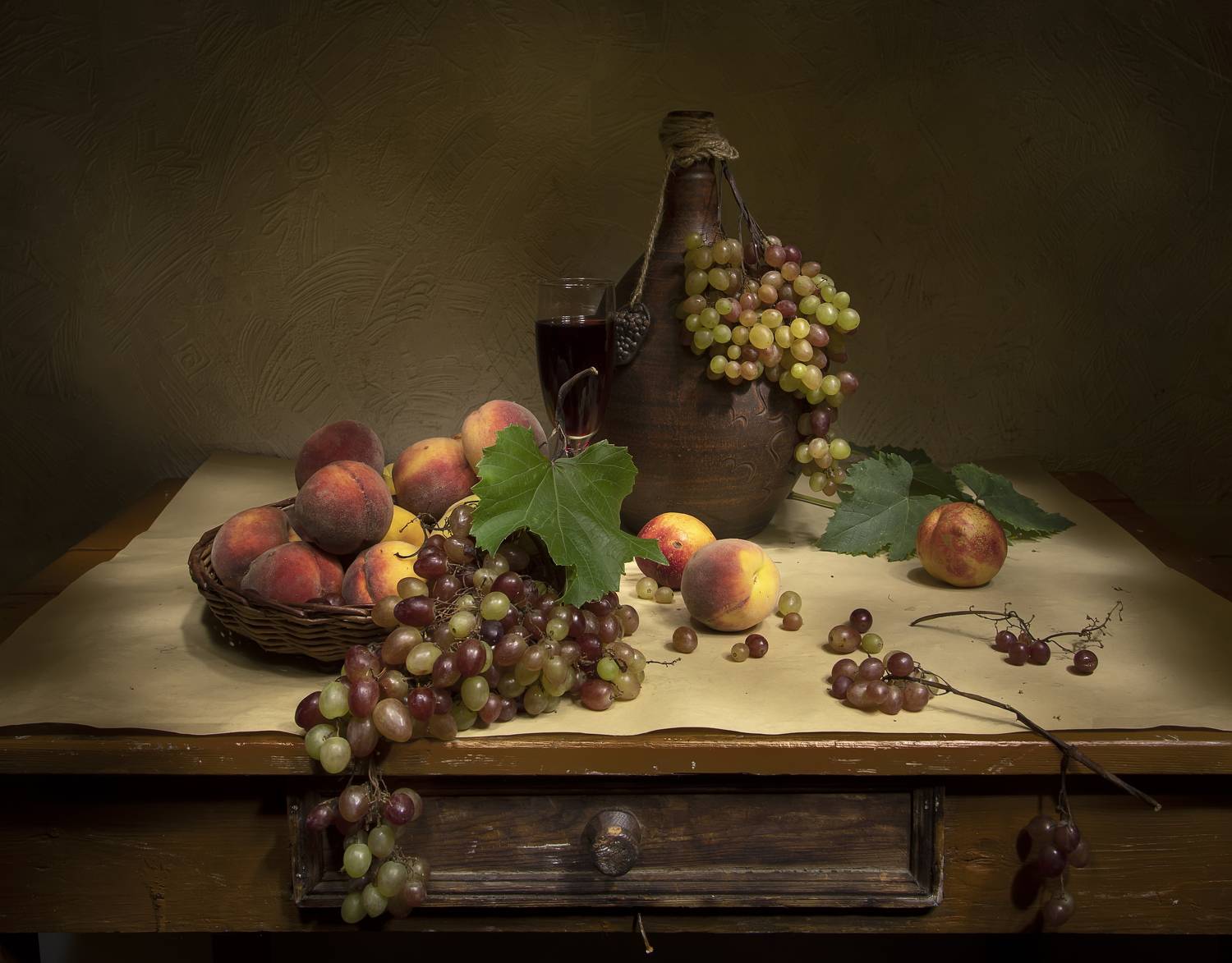 натюрморт, персики, нектарины, виноград, вино, Татьяна Феденкова