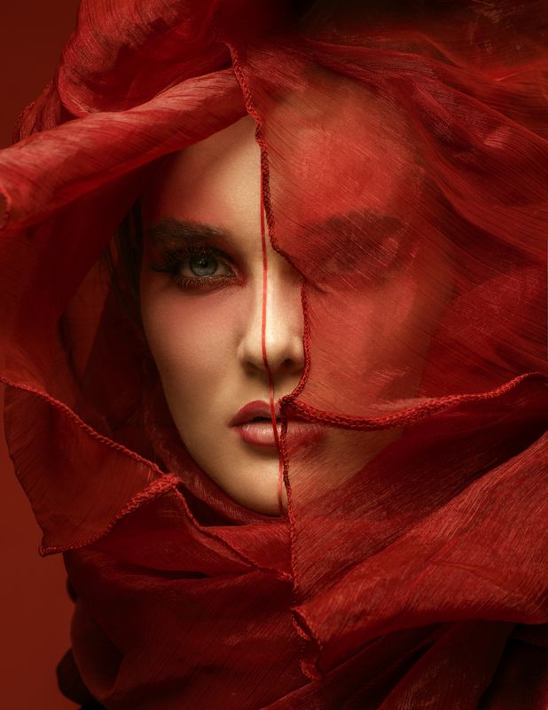 Red,portrait,headshoot , A red 1 фото превью