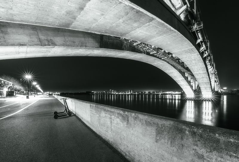 Архитектура, город, ночь, bw, чб, мост, Красноярск Параллельно фото превью