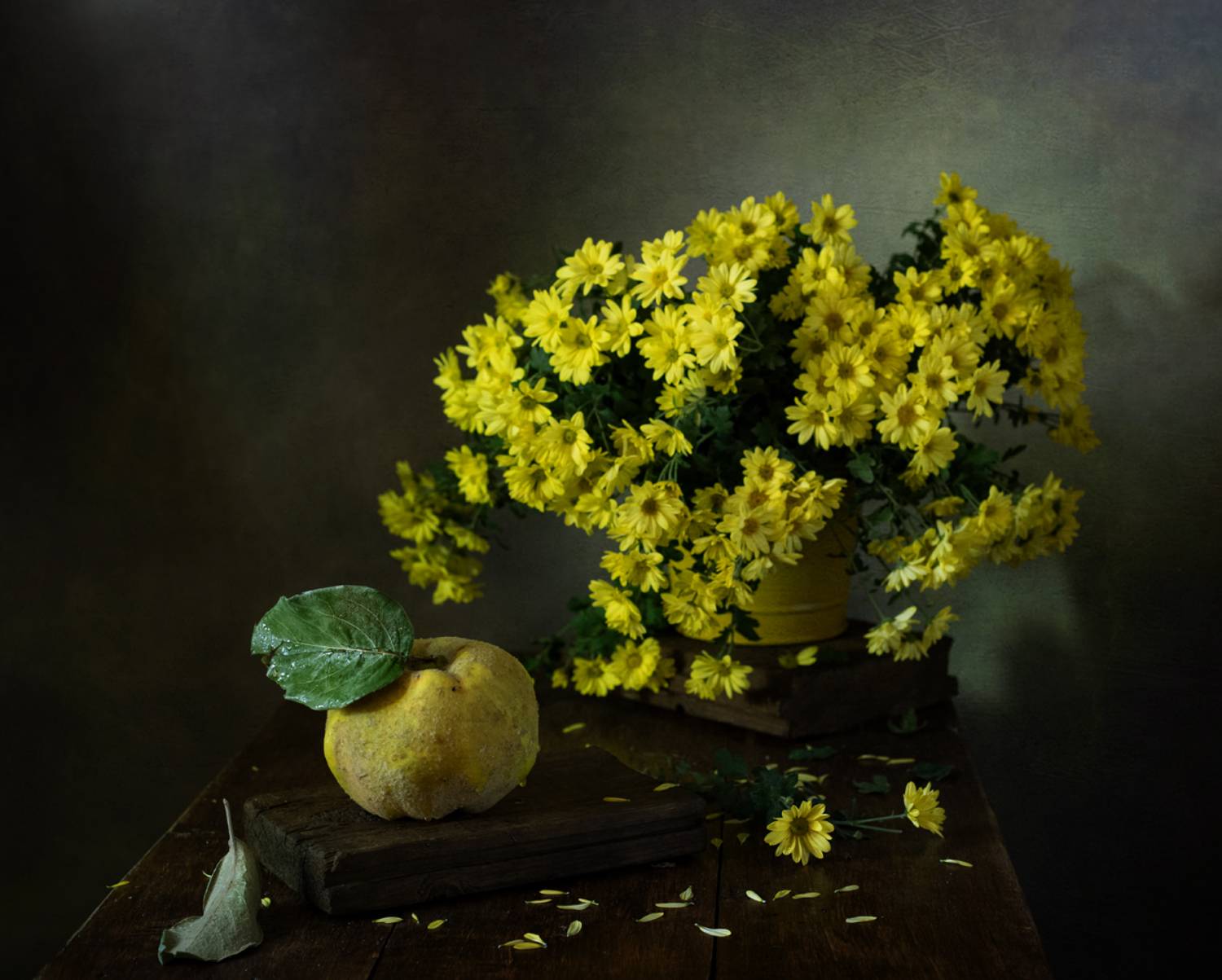 натюрморт, фрукты, цветы, айва, хризантемы, Оля