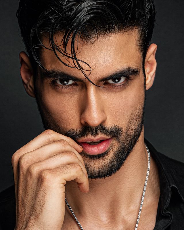 #mehdiakbari #Fashion #Photographer #dubai #Dubaiphotographer #portrait #aminsalmani #model #studio In The Darkness be Light фото превью