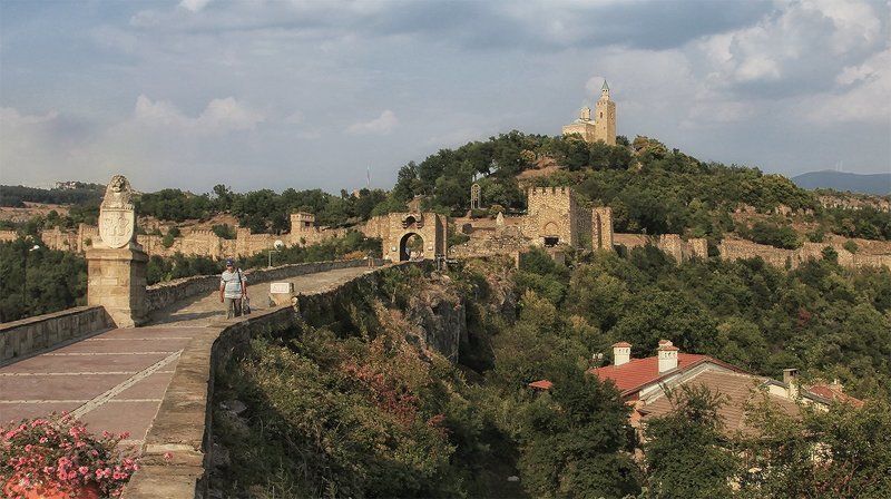 Вид на Царевец фото превью