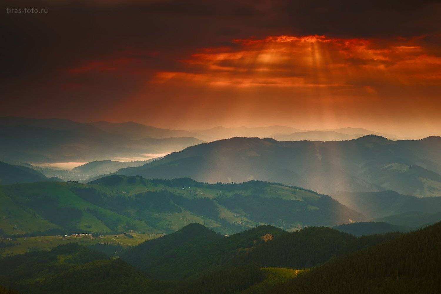 Карпаты, горы, облака, лето, лучи, туман, Петренко Алёна