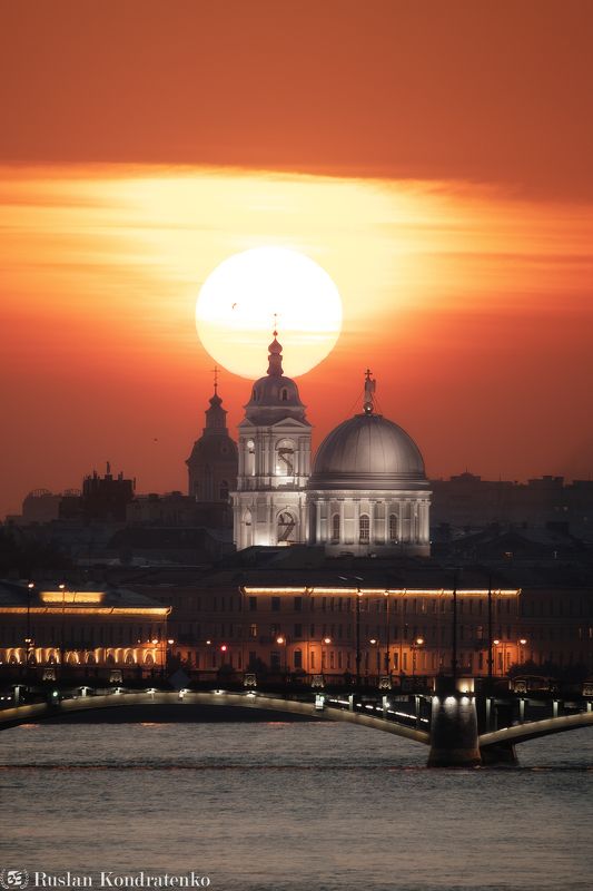 санкт-петербург, закат, прострел, екатерининская церковь, церковь, композитная фотография, time blending Закат за Екатерининской церковью фото превью